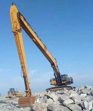 长臂挖掘机出租需要注意的事项