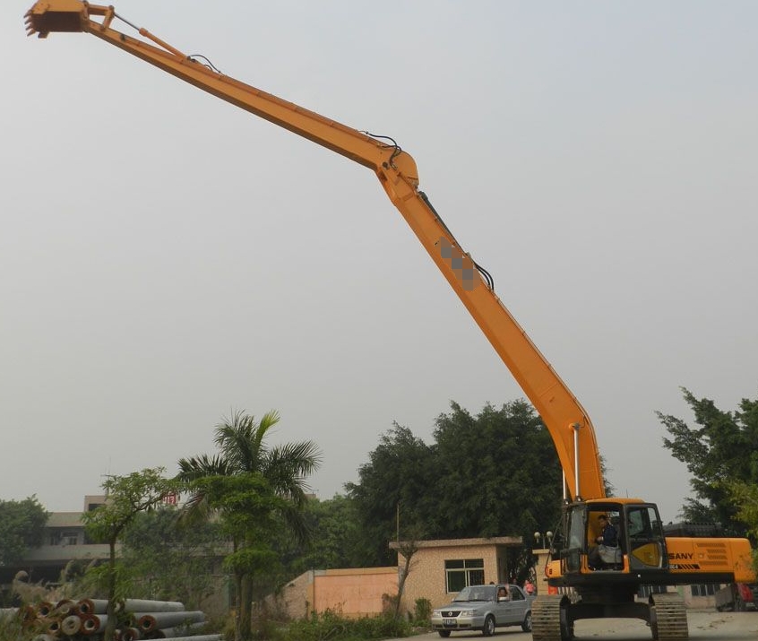 长臂挖掘机出租后要安装履带才能施工的原因