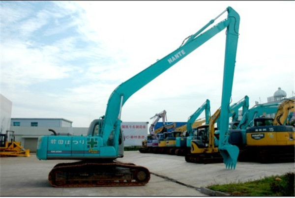 长臂挖机出租价格